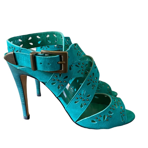 Manolo Blahnik Lezza Sandals - Picture 1 of 11